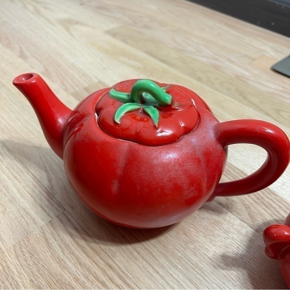 Vintage Tomato The Pantry Parade Tea Pot Creamer Sugar Bowl Set Kitschy MCM - Picture 6 of 14